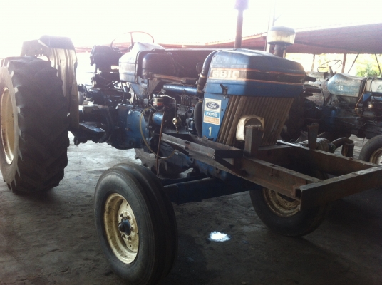 Ford 6600 D2NN ไม่มีอุปกรณ์ Ford 6600 D2NN ไม่มีอุปกรณ์