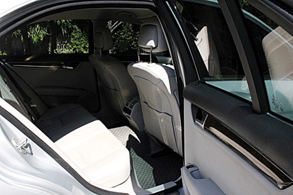 2010 BENZ C200 KOMPRESSOR CGI BLUE EFFICIENCY ELEGANCE ออกศูนย์BenzThailand