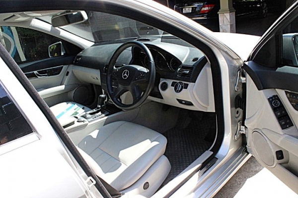 2010 BENZ C200 KOMPRESSOR CGI BLUE EFFICIENCY ELEGANCE ออกศูนย์BenzThailand