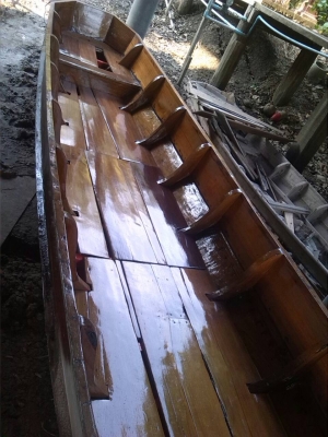 เรือไม้สัก