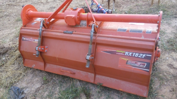 ขายรถไถคูโบต้าL4708 มีใบมีดผาลพรวนโรตารี่ตราช้างพร้อมใช้งานครับ