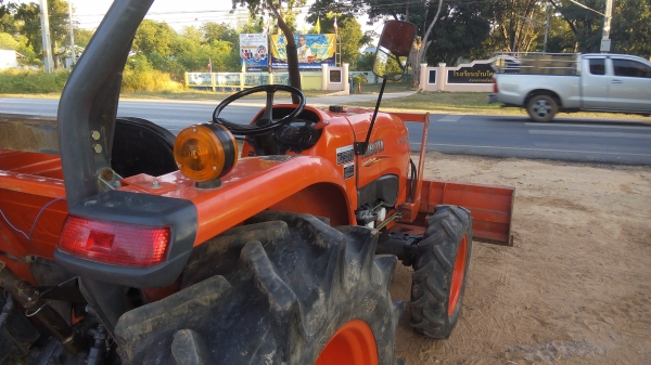 ขายรถไถคูโบต้าL4708 มีใบมีดผาลพรวนโรตารี่ตราช้างพร้อมใช้งานครับ