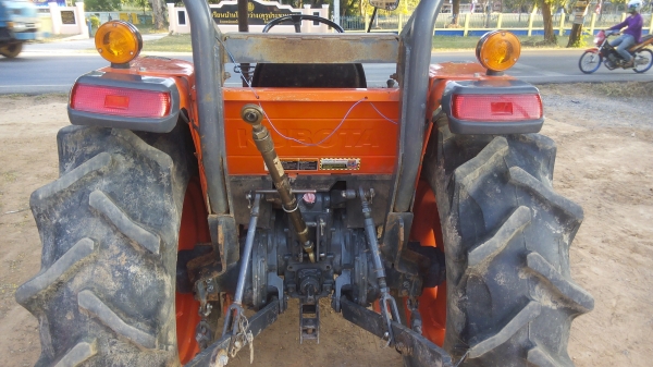 ขายรถไถคูโบต้าL4708 มีใบมีดผาลพรวนโรตารี่ตราช้างพร้อมใช้งานครับ