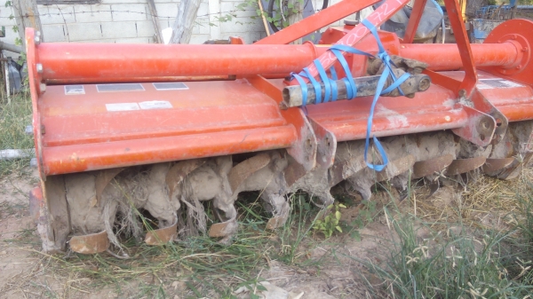 ขายรถไถคูโบต้าL4708 มีใบมีดผาลพรวนโรตารี่ตราช้างพร้อมใช้งานครับ