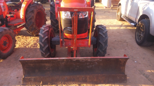 ขายรถไถคูโบต้าL4708 มีใบมีดผาลพรวนโรตารี่ตราช้างพร้อมใช้งานครับ