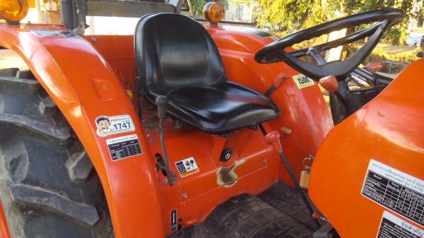 ขายรถไถคูโบต้าL4708 มีใบมีดผาลพรวนโรตารี่ตราช้างพร้อมใช้งานครับ