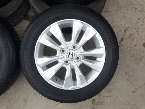 ขายล้อแม็กHONDA CITYขอบ15 พร้อมยางปี 13  4 ล้อ
