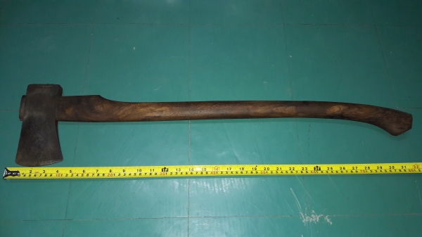 ขายขวานตราเสืองานเก่าหัวสีเทาขนาดหัว2ปอน MADE IN SWEDEN.