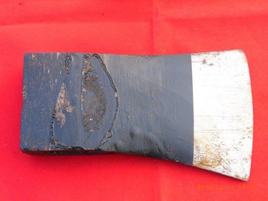 ขายขวานตราเสืองานเก่าหัวสีเทาขนาดหัว2ปอน MADE IN SWEDEN.