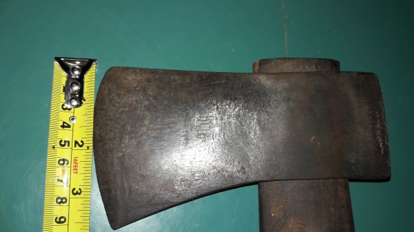 ขายขวานตราเสืองานเก่าหัวสีเทาขนาดหัว2ปอน MADE IN SWEDEN.