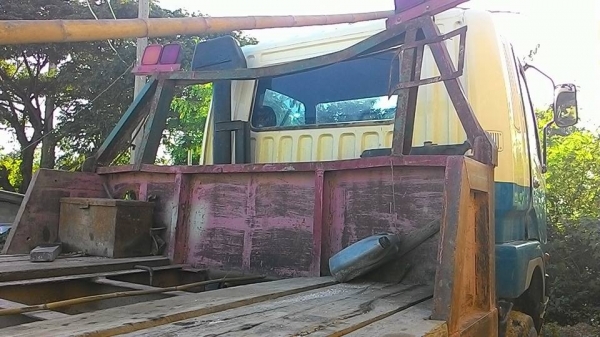 รถบรรทุก 12 ล้อ MITSUBISHI FN527