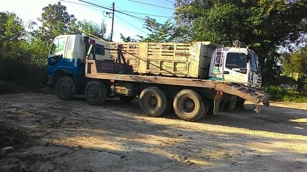 รถบรรทุก 12 ล้อ MITSUBISHI FN527