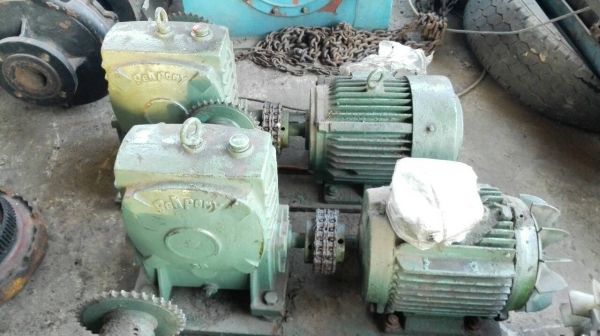 Sell>> ชุดเกียร์ส่งกำลัง ‪#&lrm;Bellpony‬ Made in Japan เบอร์ 100 ทด 1:10 สภาพเหมือนใหม่ ใช้งานมาน้อย ชนมอเตอร์ 5 HP. 380V. มีมา 6 ชุด นั่งแท่นเรียบร้อย แน่นๆทุกตัว พร้อมใช้งาน!!