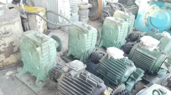 Sell>> ชุดเกียร์ส่งกำลัง ‪#&lrm;Bellpony‬ Made in Japan เบอร์ 100 ทด 1:10 สภาพเหมือนใหม่ ใช้งานมาน้อย ชนมอเตอร์ 5 HP. 380V. มีมา 6 ชุด นั่งแท่นเรียบร้อย แน่นๆทุกตัว พร้อมใช้งาน!!