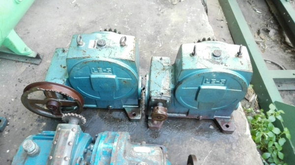 Sell> ขายเกียร์ตัวหนอน Worm Gear อัดตราทด 1:1000 ตัวเลขไม่ผิดครับ 1:1000 ใช้กับมอเตอร์ 10 แรง ขึ้นไปครับ