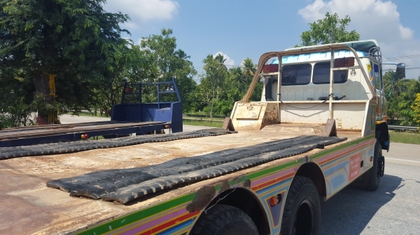 ขายรถเทรลเลอร์ 10 ล้อ HINO 2 เพลา เครื่อง EP100 = 280 แรงม้า บรรทุกรถเกี่ยวข้าว ขายรถเทรลเลอร์ 10 ล้อ HINO 2 เพลา เครื่อง EP100 = 280 แรงม้า บรรทุกรถเกี่ยวข้าว