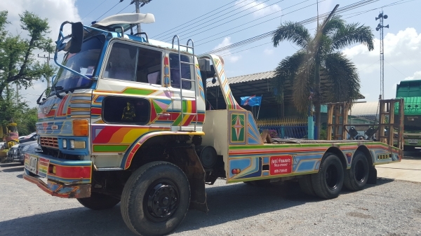 ขายรถเทรลเลอร์ 10 ล้อ HINO 2 เพลา เครื่อง EP100 = 280 แรงม้า บรรทุกรถเกี่ยวข้าว