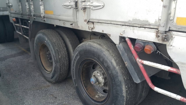 ขาย10ล้อ2เพลาเดก้าfvz195แรงแม่+ลูกพ่วงตู้10บาน ราคา 850,000