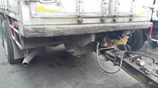 ขาย10ล้อ2เพลาเดก้าfvz195แรงแม่+ลูกพ่วงตู้10บาน ราคา 850,000