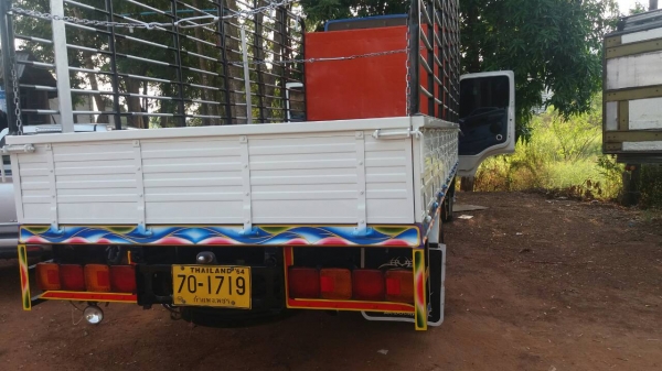 ขายด่วน รถหกล้อ HINO MEGA  ,5.50 เมตร สภาพพร้อมใช้