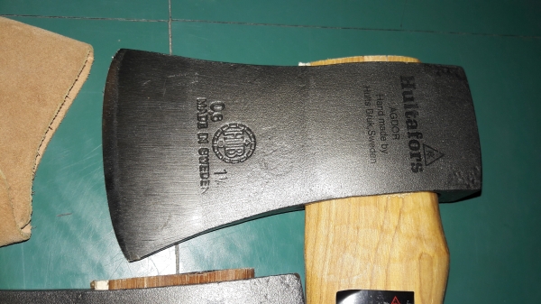 ขายขวานตราเสือ1 1/4ปอน HULT'S CELEBRATED AXES. MADE IN SWEDEN.