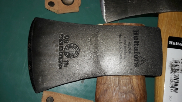 ขายขวานตราเสือ1 1/4ปอน HULT'S CELEBRATED AXES. MADE IN SWEDEN.