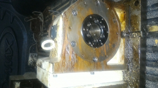 หัวแบ่งโรตารี่แบบใช้มอเตอร์ขับเคลื่อน ยี่ห้อ YUASA จากญี่ปุ่น ขนาดหน้าจาน 13 ซม. เป็นแบบหมุนทั้งคู่พร้อมกัน