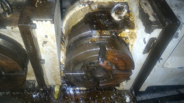 หัวแบ่งโรตารี่แบบใช้มอเตอร์ขับเคลื่อน ยี่ห้อ YUASA จากญี่ปุ่น ขนาดหน้าจาน 13 ซม. เป็นแบบหมุนทั้งคู่พร้อมกัน