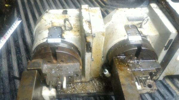 หัวแบ่งโรตารี่แบบใช้มอเตอร์ขับเคลื่อน ยี่ห้อ YUASA จากญี่ปุ่น ขนาดหน้าจาน 13 ซม. เป็นแบบหมุนทั้งคู่พร้อมกัน