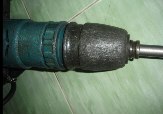 ขายเครื่องสกัดคอนกรีต Makita รุ่น HM1214C (1,500w.)