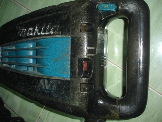 ขายเครื่องสกัดคอนกรีต Makita รุ่น HM1214C (1,500w.)