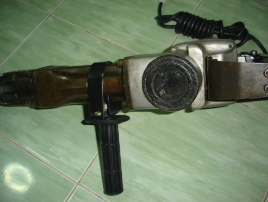 ขายเครื่องสกัดคอนกรีตไฟฟ้า MAKITA HM1201