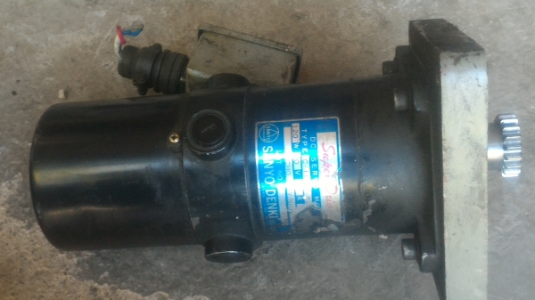 มอเตอร์ DC  MINERTIA พร้อม เอ็นโค้ดเดอร์ ที่ส่วนท้ายของมอเตอร์ เริ่มหมุนที่ 12 V.