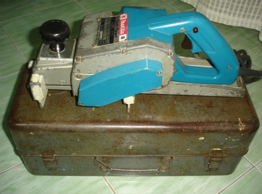 ขายกบไฟฟ้า 3 นิ้ว Makita รุ่น 1100 (750w.)
