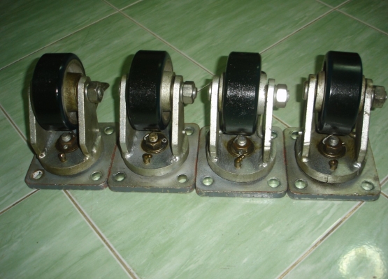 ขายล้อนั่งร้าน ยูริเทรน 4นิ้ว หน้ากว้างนิ้วครึ่ง มีเบรคทั้ง4ล้อ