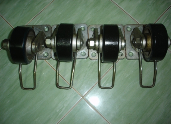 ขายล้อนั่งร้าน ยูริเทรน 4นิ้ว หน้ากว้างนิ้วครึ่ง มีเบรคทั้ง4ล้อ