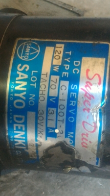 มอเตอร์ DC SANYO  SUPER DRIVE ตัวใหญ่ แรงขับออกตัวดี หมุนซ้าย - ขวา ได้ เทสแล้วเริ่มหมุนที่ 24 V.