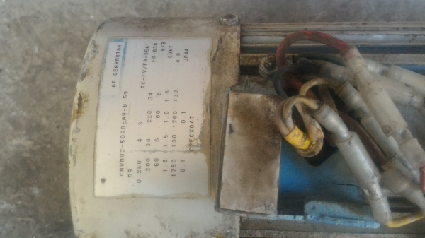 มอเตอร์เกียร์ทดพร่อมเบรคไฟฟ้า AF  ขนาด 200 W.  ทดแล้วหมุนที่ 130 รอบต่อนาทีแรงบิดสูง