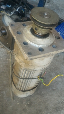 มอเตอร์เกียร์ทดพร่อมเบรคไฟฟ้า AF  ขนาด 200 W.  ทดแล้วหมุนที่ 130 รอบต่อนาทีแรงบิดสูง