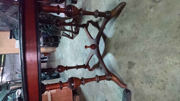 โต๊ะไม้ถูกๆไม่มีที่วาง