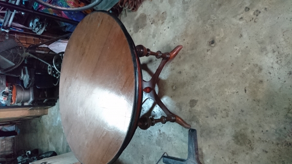 โต๊ะไม้ถูกๆไม่มีที่วาง