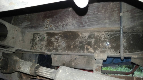 ขายรถบรรทุก 6 ล้อรั้ว ISUZU NKR 110 แรงม้าปี 2538 ยาว 4.80 เมตร ราคา 250000