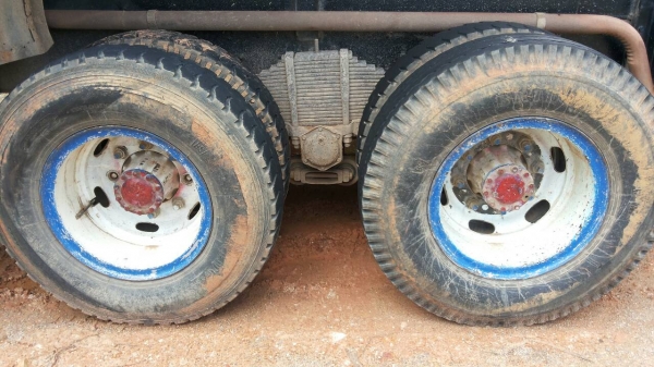 ขายรถบรรทุก 10 ล้อดัมพ์ HINO FM18 185 แรงม้า 2 เพลา ราคา 700000