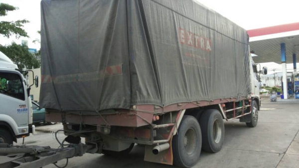 ขายรถบรรทุก 18 ล้อพ่วงแม่ลูกคอกรั้ว HINO MEGA 260 แรงม้าปี 2548 เพลาเดี่ยว ลูกพ่วง 2 เพลา ราคา 1500000