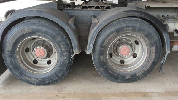 ขายรถบรรทุก 10 ล้อหัวลาก HINO MEGA  260 แรงม้าปี 2548 ราคา 1000000