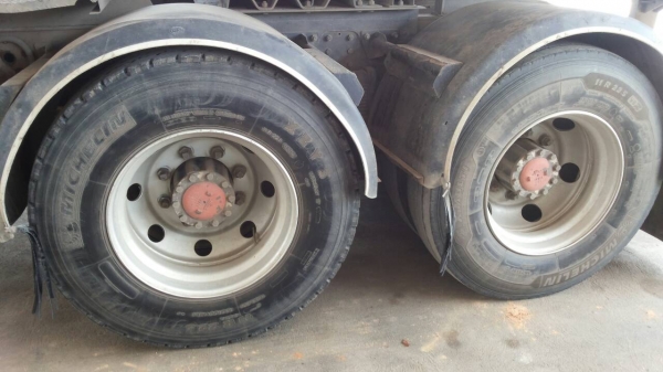 ขายรถบรรทุก 10 ล้อหัวลาก HINO MEGA  260 แรงม้าปี 2548 ราคา 1000000