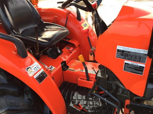 ขายรถไถ คูโบต้า 36 แรง สภาพเหมือนใหม่ พร้อมใช้งานค่ะ เดิมๆ ไม่เคยทำสี