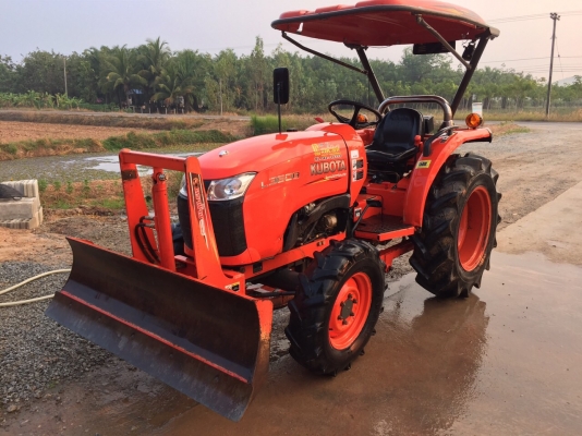 ขายรถไถ คูโบต้า 36 แรง สภาพเหมือนใหม่ พร้อมใช้งานค่ะ เดิมๆ ไม่เคยทำสี