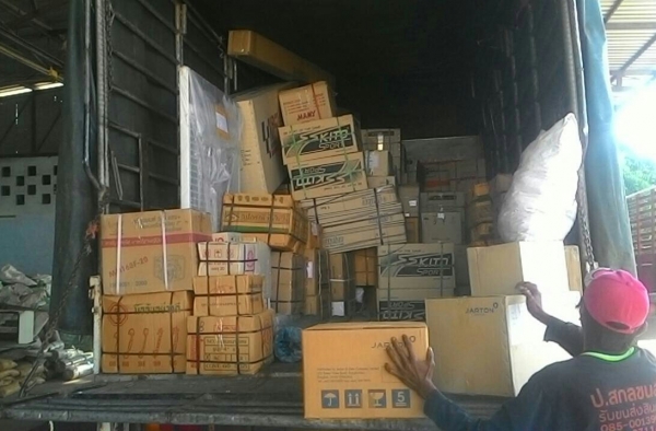 ขาย กะบะยาว 7.20ม สภาพดีสวยๆ ยกลงจาก หกล้อ ฮีโน่ FG1J ยาว 7.20ม ได้เหล็กแผงข้างครบ ราคา59,000บ ครับ ขาย กะบะยาว 7.20ม สภาพดีสวยๆ ยกลงจาก หกล้อ ฮีโน่ FG1J ยาว 7.20ม ได้เหล็กแผงข้างครบ ราคา59,000บ ครับ