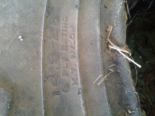 ขายตามสภาพยางรถไถคูโบต้า50แรง1คู่ ขายตามสภาพยางรถไถคูโบต้า50แรง1คู่